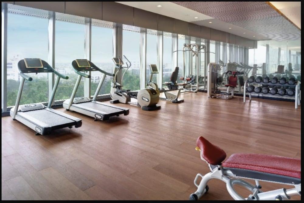 Vivanta Kolkata Em Bypass Eksteriør billede The gym at the 39th floor