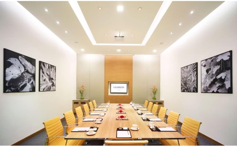 Vivanta Kolkata Em Bypass Eksteriør billede Meeting room