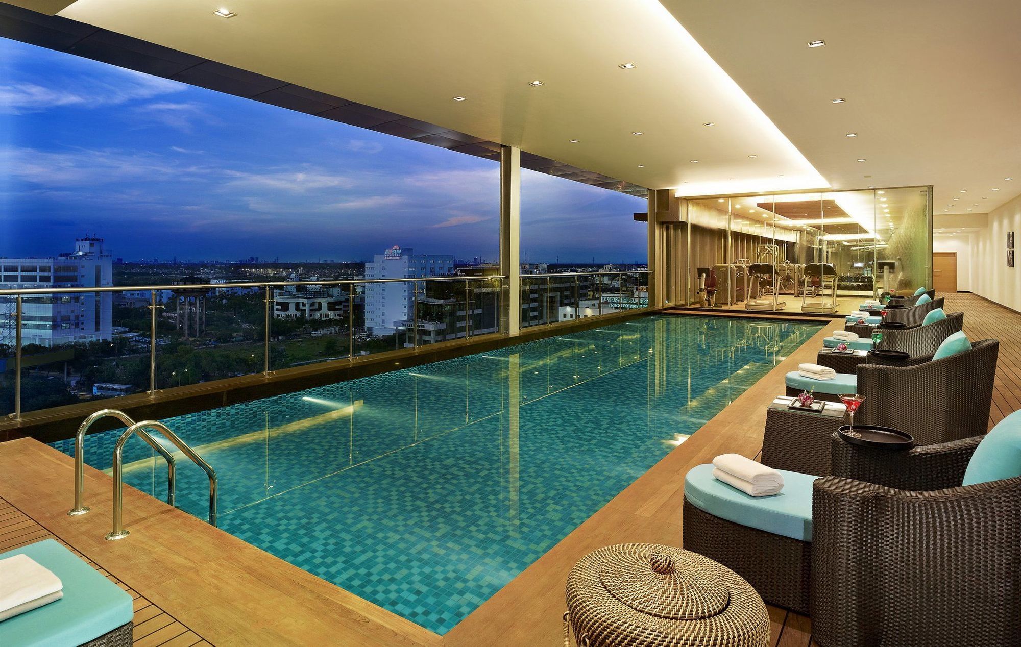 Vivanta Kolkata Em Bypass Faciliteter billede The pool at the hotel
