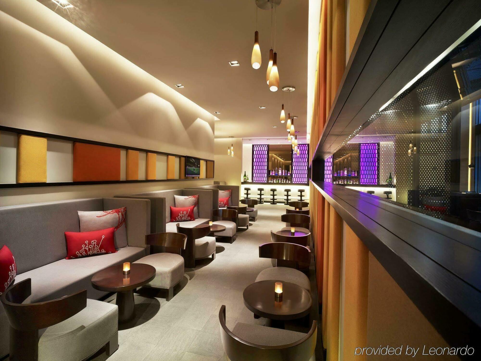 Vivanta Kolkata Em Bypass Eksteriør billede The lounge at the airport